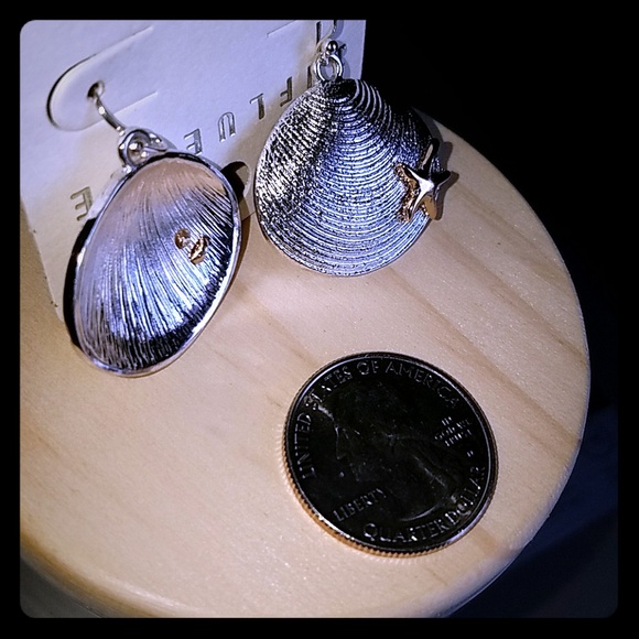 NWT! Influence Earrings pierced - Picture 3 of 3